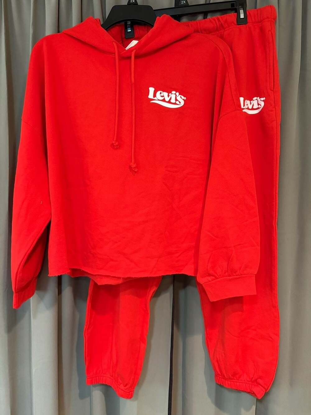Levi's Women's Plus Size 3X Red Cropped Hoodie and Sweatpants Set